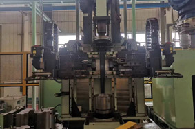 DPF缩管机保证触媒在筒体里面的稳定性，通过对管体直径缩小来固定触媒。